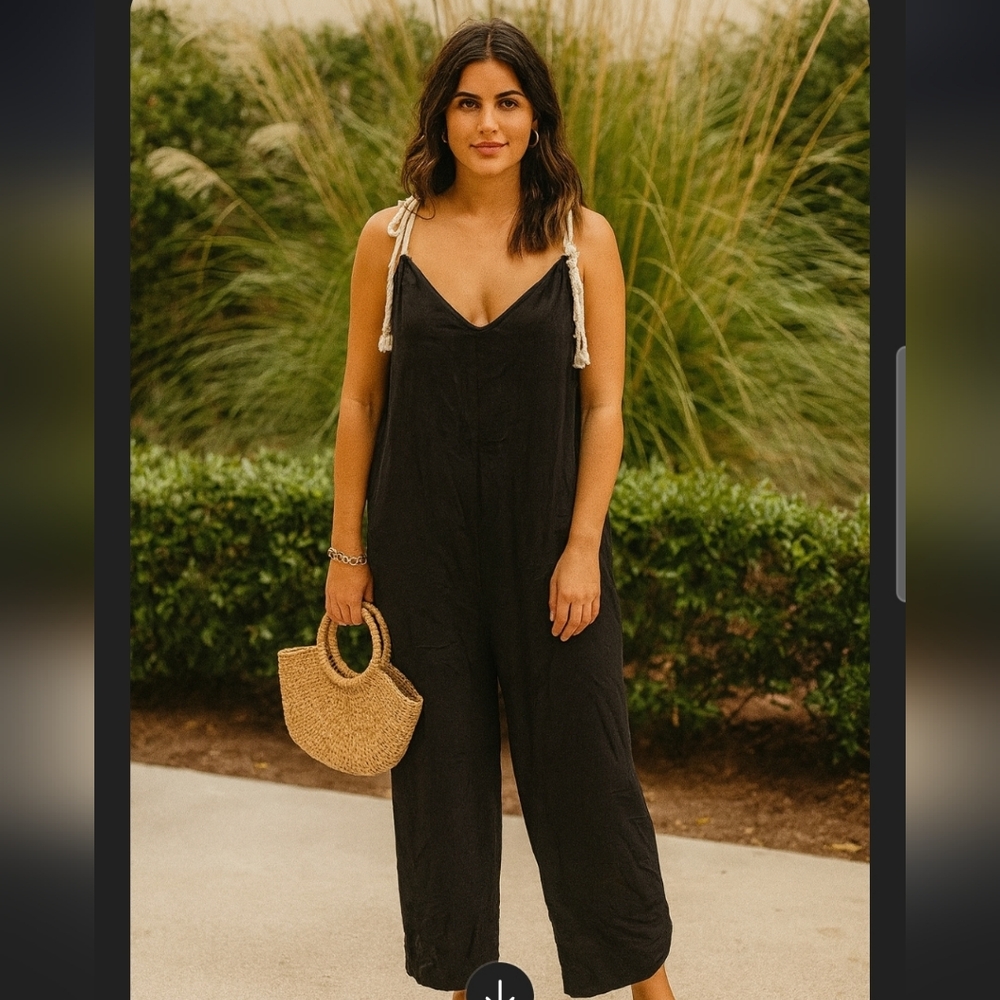 Farm Rio Jumpsuit Cropped Sleeveless in Black